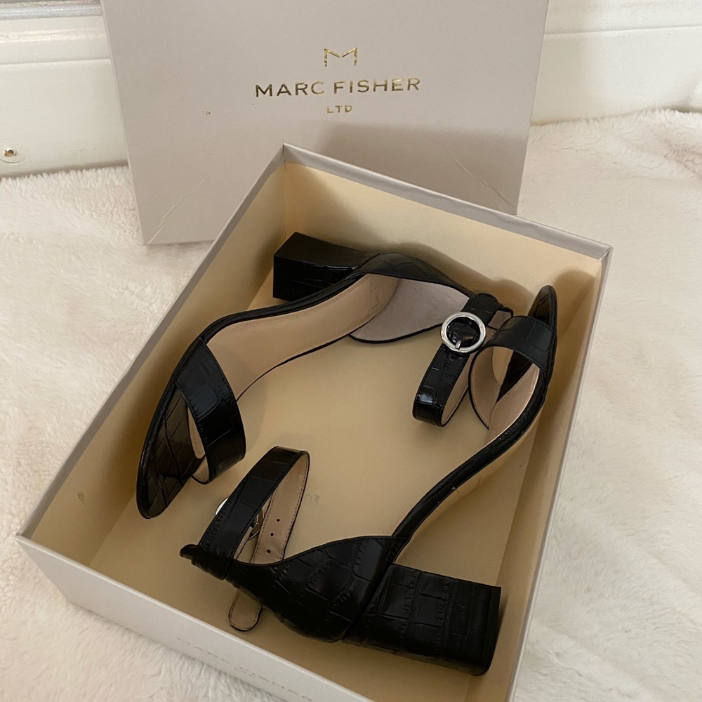 NWT Marc Fisher Karlee Heeled Sandals, Black, 8.5 - Picture 9 of 10